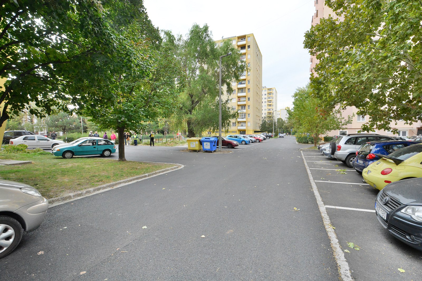 Elkészült az út- és parkolófelújítás a Budai út 92-100 között